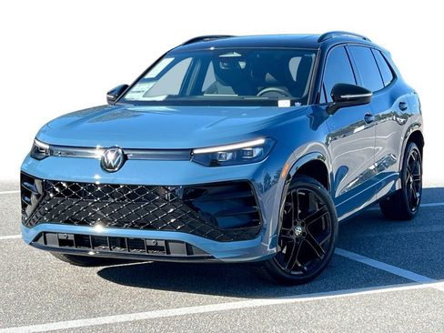 New 2026 Volkswagen Tiguan SE R-Line image 1