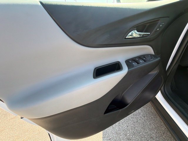 Used 2023 Chevrolet Equinox LS FWD image 34