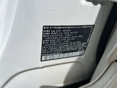 Used 2022 Volkswagen Tiguan SE R-Line FWD image 32