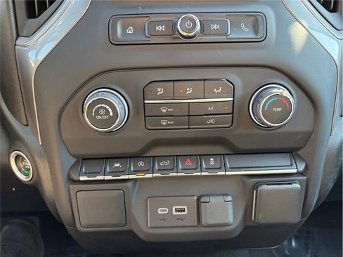 Used 2022 Chevrolet Silverado 1500 Custom image 28