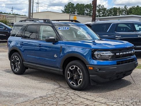 Used 2024 Ford Bronco Sport Outer Banks image 2