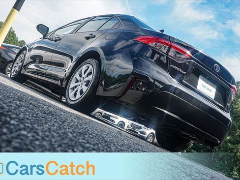 Used 2021 Toyota Corolla LE FWD image 5