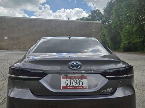 Used 2021 Toyota Camry LE image 7