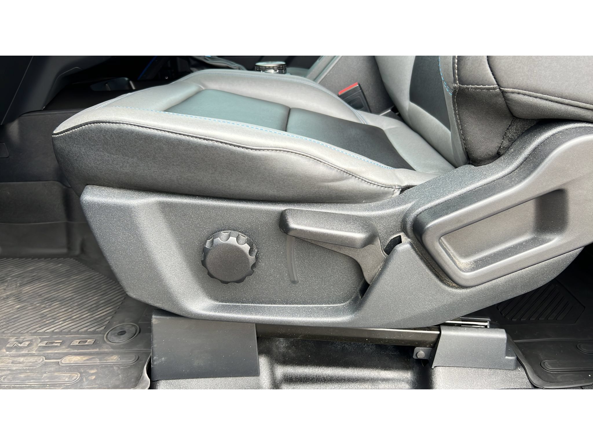 Used 2022 Ford Bronco Black Diamond w/ Sasquatch Package AWD/4WD image 25