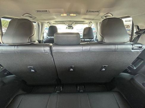 Certified 2025 Toyota Highlander XLE FWD image 16