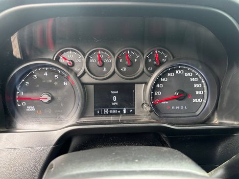 Used 2019 Chevrolet Silverado 1500 Custom Trail Boss w/ Custom Convenience Package AWD/4WD image 9