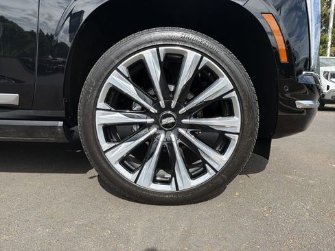 Used 2025 Cadillac Escalade Premium Luxury Platinum image 13