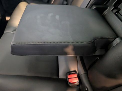 Used 2025 Volvo XC60 B5 Core w/ Protection Package Premier image 25