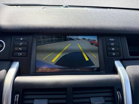 Used 2017 Land Rover Discovery Sport HSE image 14