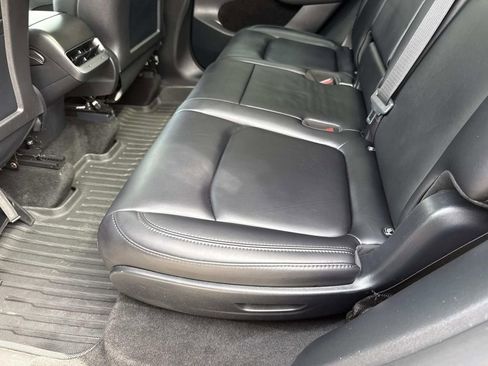 Used 2024 Tesla Model Y Long Range AWD/4WD image 16