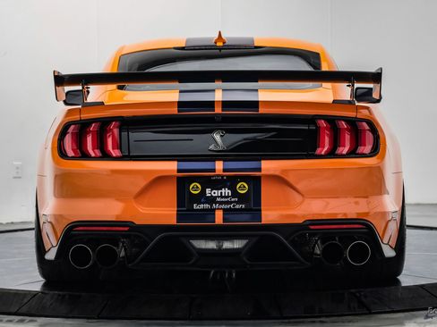Used 2020 Ford Mustang Shelby GT500 w/ Carbon Fiber Track Pack RWD image 15
