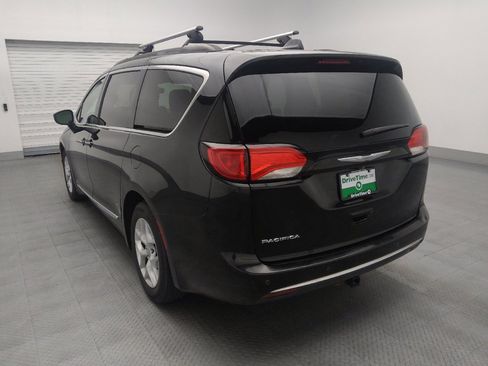 Used 2017 Chrysler Pacifica Touring-L w/ Tire & Wheel Group image 5