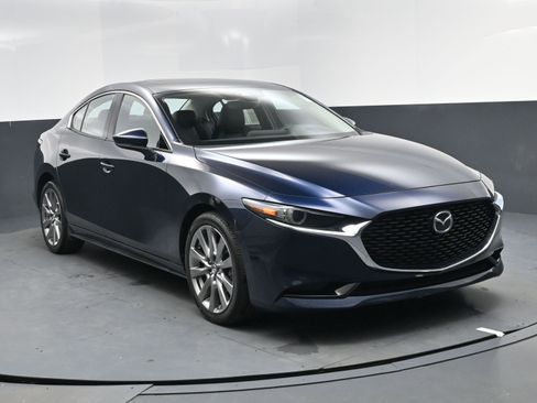 Used 2021 MAZDA MAZDA3 s image 8