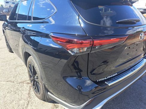 Used 2024 Toyota Highlander XSE FWD image 22