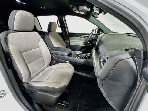 Certified 2026 Chevrolet Traverse LT w/ Driver Confidence Package FWD image 28