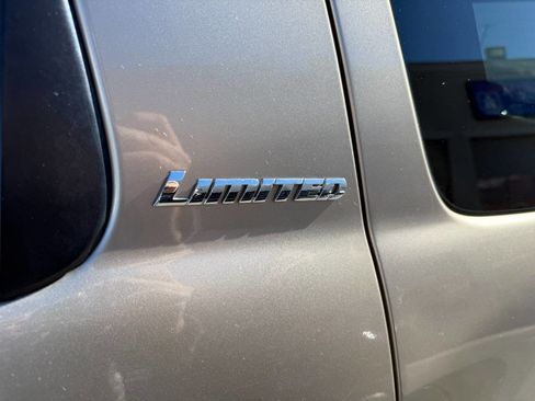 Used 2008 Toyota Sequoia Limited image 21