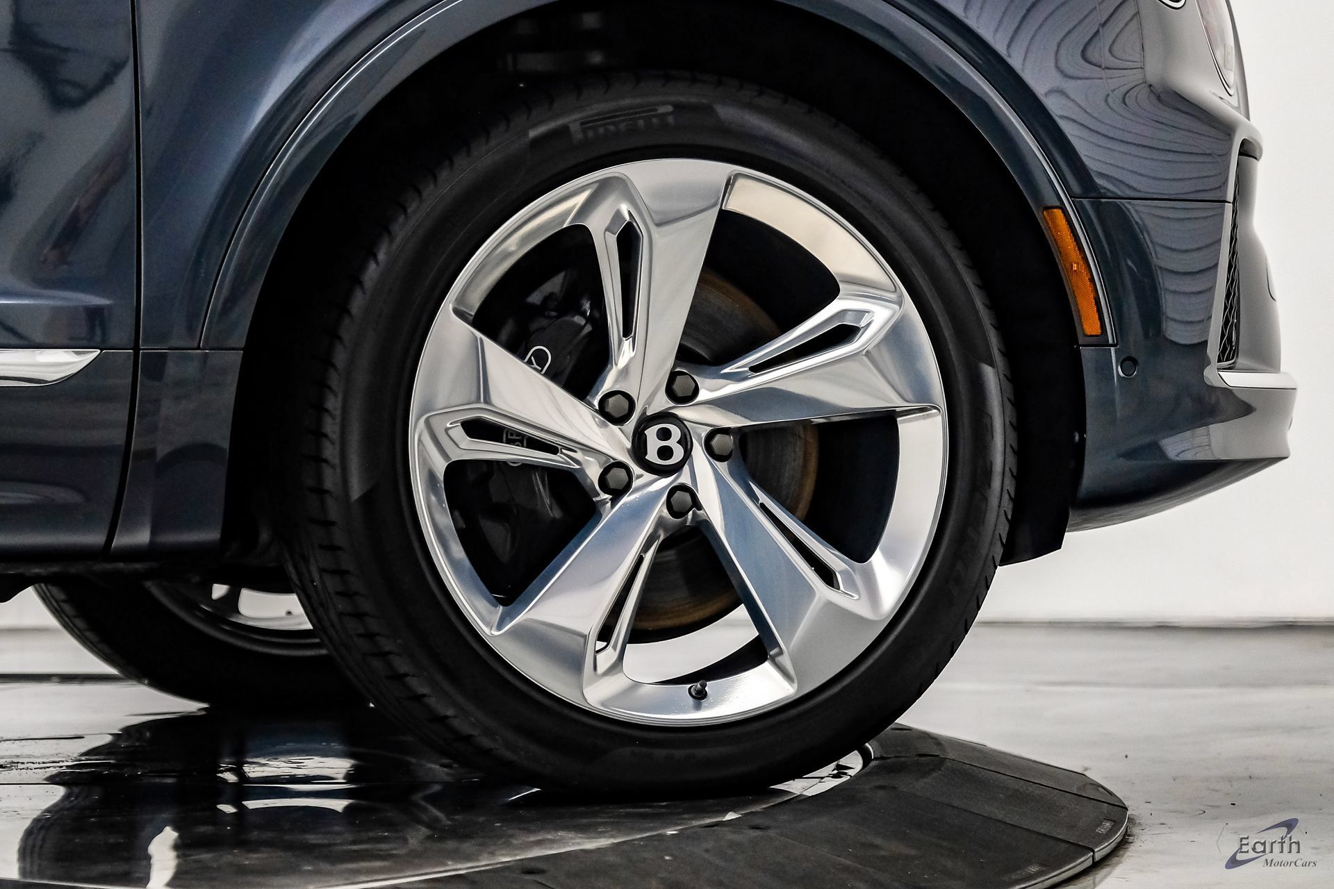 Used 2023 Bentley Bentayga Extended Wheelbase AWD/4WD image 99