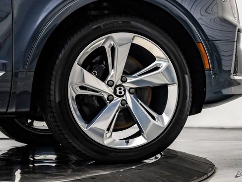 Used 2023 Bentley Bentayga Extended Wheelbase AWD/4WD image 99