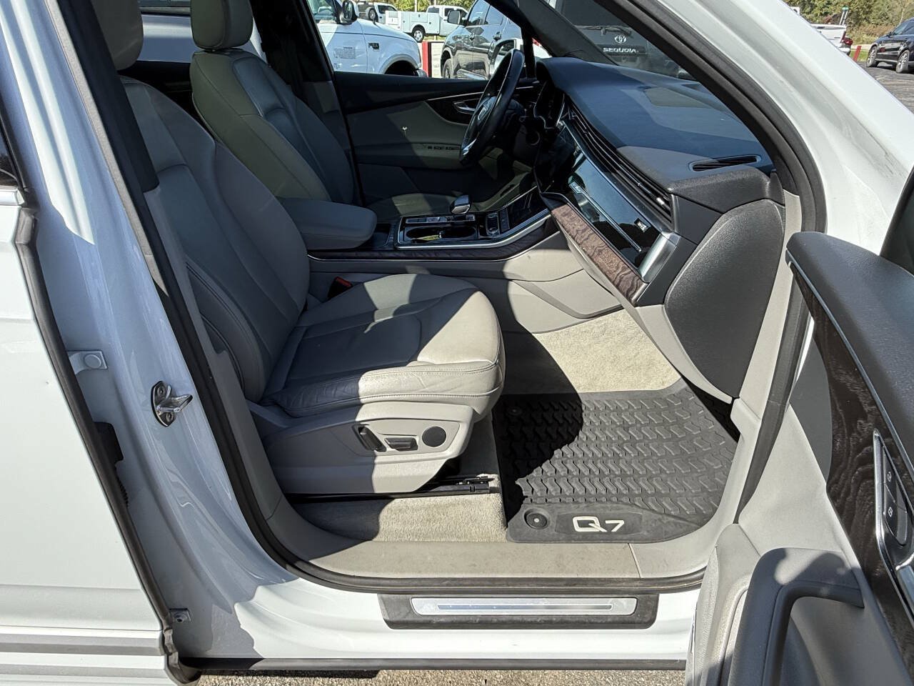 Used 2020 Audi Q7 2.0T Premium Plus w/ Premium Plus Package AWD/4WD image 29