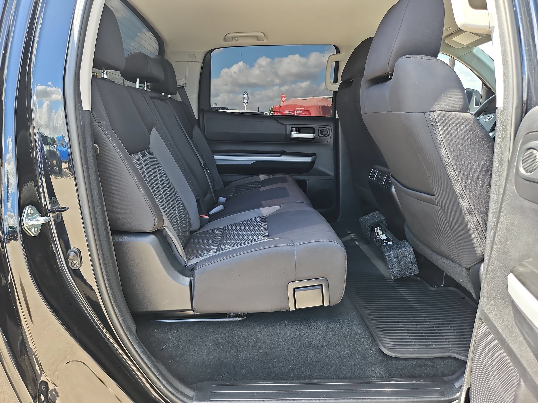 Used 2021 Toyota Tundra SR5 w/ SR5 Upgrade Package AWD/4WD image 23