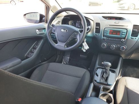 Used 2017 Kia Forte LX image 10