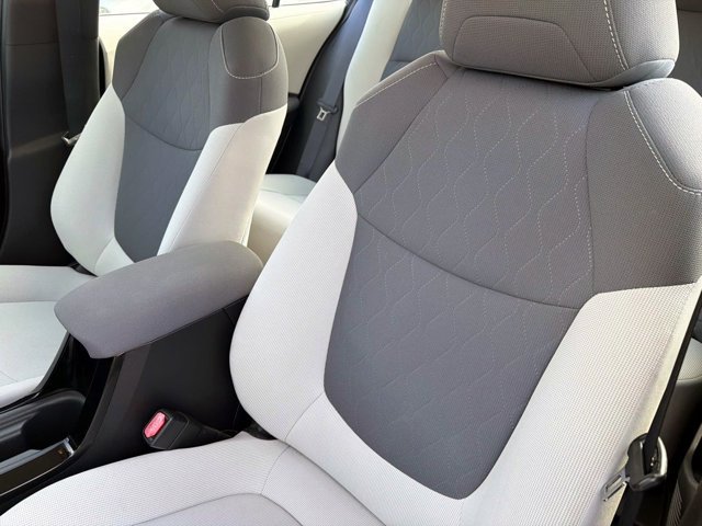 Used 2020 Toyota Corolla LE FWD image 10