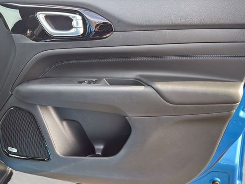 New 2026 Jeep Compass Limited w/ Sun, Sound & Navigation Group AWD/4WD image 10