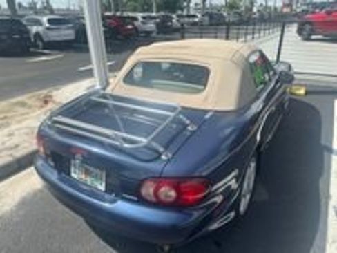 Used 2003 MAZDA MX-5 Miata RWD image 4
