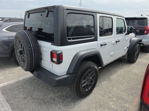 Used 2025 Jeep Wrangler Unlimited Sport AWD/4WD image 6
