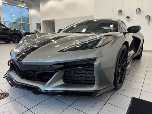 Used 2023 Chevrolet Corvette Z06 w/ Stealth Interior Trim Package RWD image 29