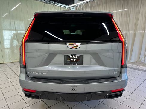 Used 2023 Cadillac Escalade Sport w/ Touring Package image 8
