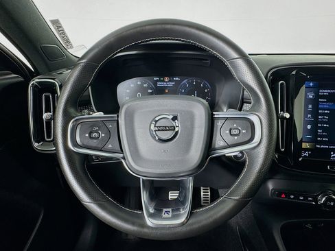 Used 2020 Volvo XC40 T5 R-Design image 11