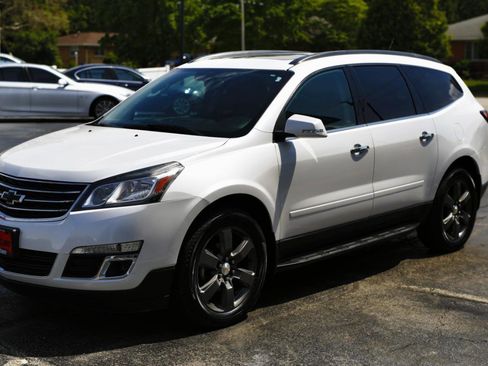 Used 2017 Chevrolet Traverse LT FWD image 5