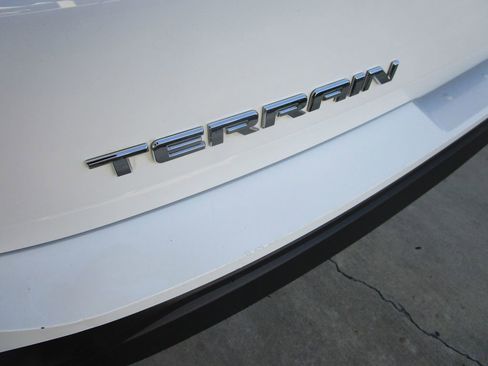 Used 2019 GMC Terrain SLE image 10