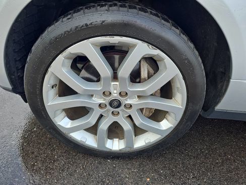 Used 2013 Land Rover Range Rover HSE image 14