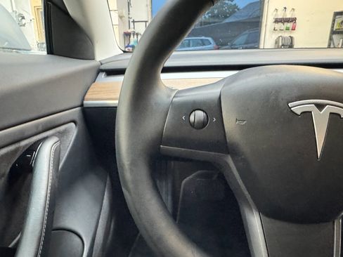 Used 2018 Tesla Model 3 Long Range image 18