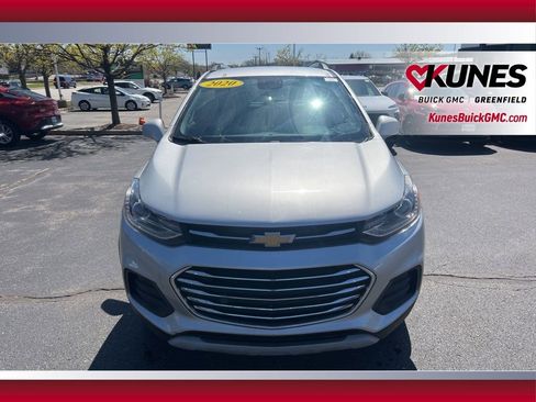 Used 2020 Chevrolet Trax LT w/ LT Convenience Package FWD image 12