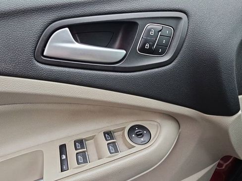 Used 2017 Ford Escape Titanium image 12