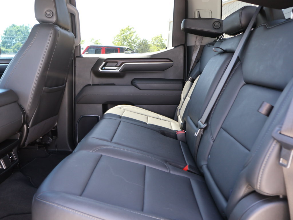 Used 2024 GMC Sierra 1500 SLT AWD/4WD image 17
