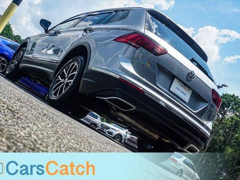 Used 2021 Volkswagen Tiguan SE FWD image 5