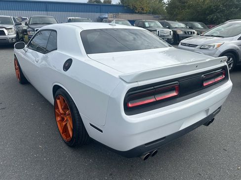 Used 2018 Dodge Challenger SXT Plus image 3
