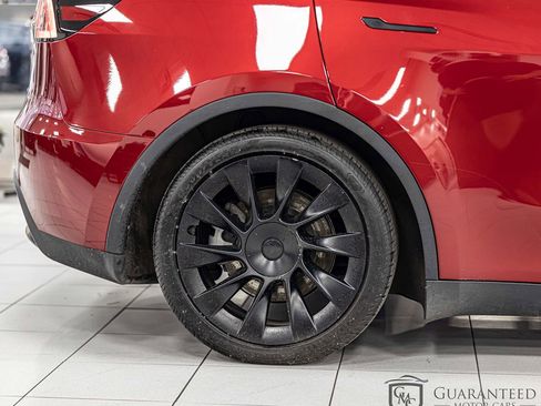 Used 2024 Tesla Model Y Long Range AWD/4WD image 11