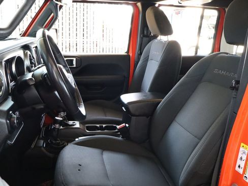 Used 2019 Jeep Wrangler Unlimited Sahara w/ Uconnect 4C Nav & Sound Group AWD/4WD image 22