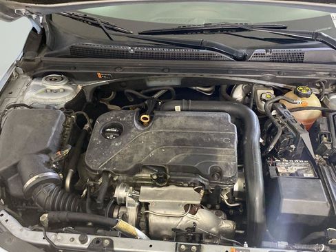 Used 2018 Chevrolet Malibu LT FWD image 30