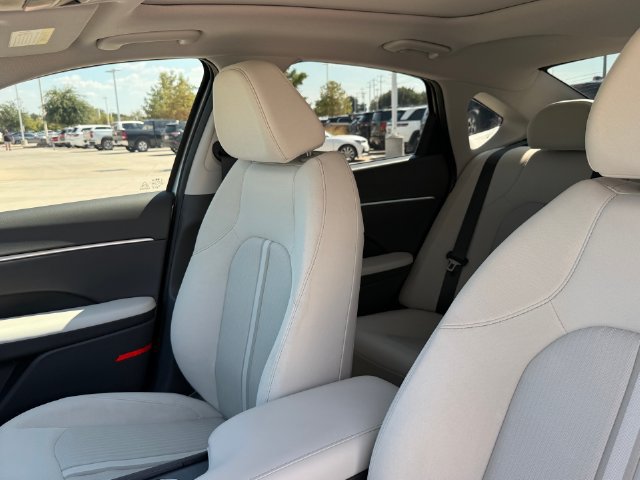 Used 2025 Hyundai Sonata SEL FWD image 12