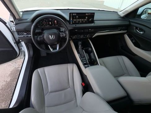 Used 2023 Honda Accord Touring image 19