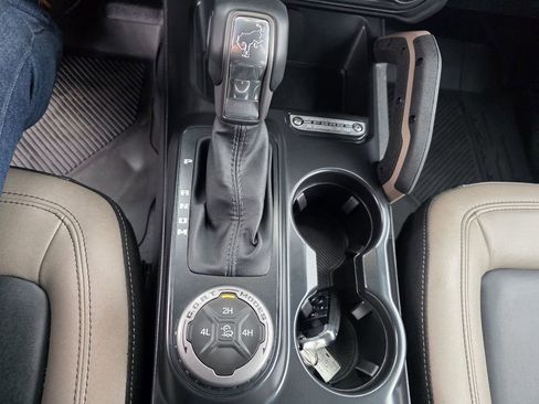 Used 2024 Ford Bronco Big Bend image 27