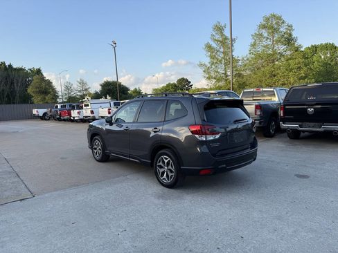 Used 2022 Subaru Forester Premium AWD/4WD image 4
