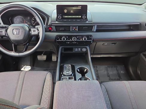 Used 2023 Honda Pilot Sport image 13