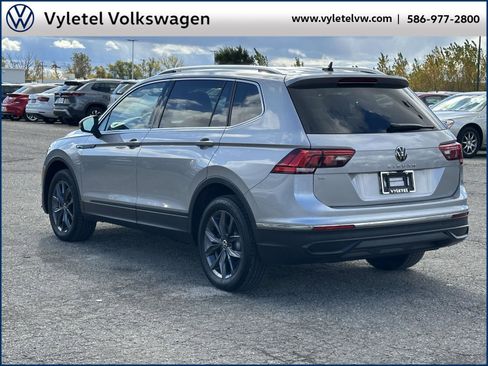 Certified 2023 Volkswagen Tiguan SE image 4